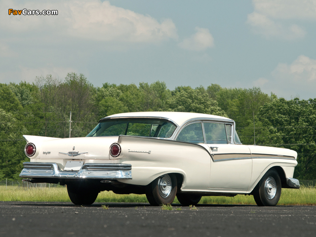 Ford Fairlane 500 Club Victoria 1957 wallpapers (640 x 480)