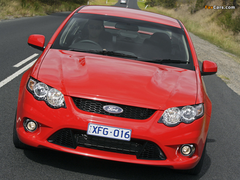 Pictures of Ford Falcon XR8 (FG) 2008–11 (800 x 600)