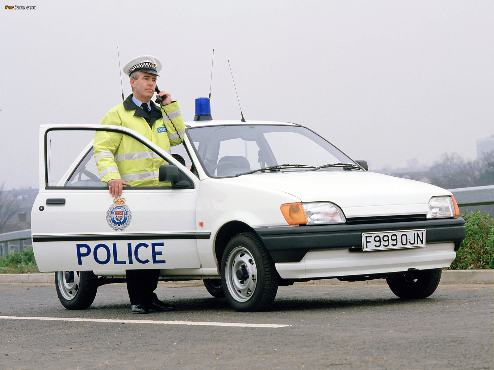 Ford Fiesta 3-door Police 1989–95 pictures (1600 x 1200)