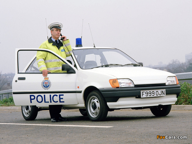 Ford Fiesta 3-door Police 1989–95 pictures (640 x 480)