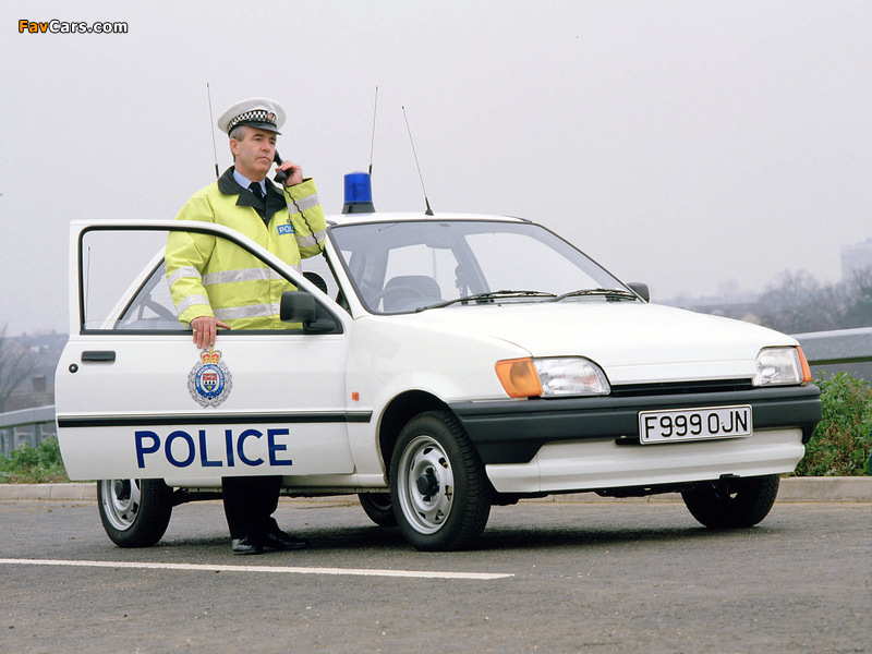 Ford Fiesta 3-door Police 1989–95 pictures (800 x 600)