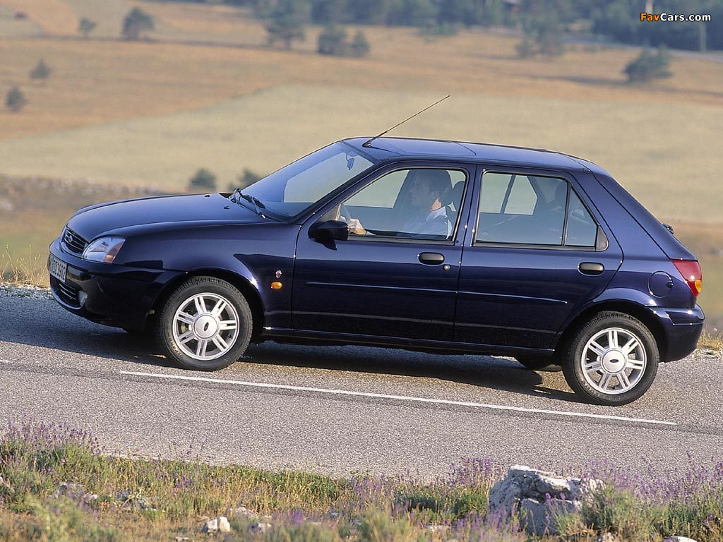 Ford Fiesta 5-door 1999–2002 images (1024 x 768)