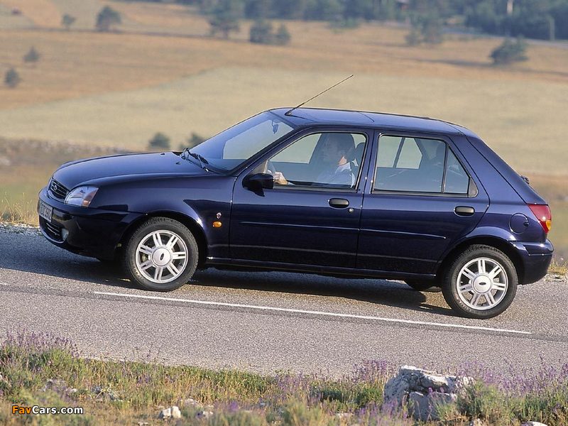 Ford Fiesta 5-door 1999–2002 images (800 x 600)