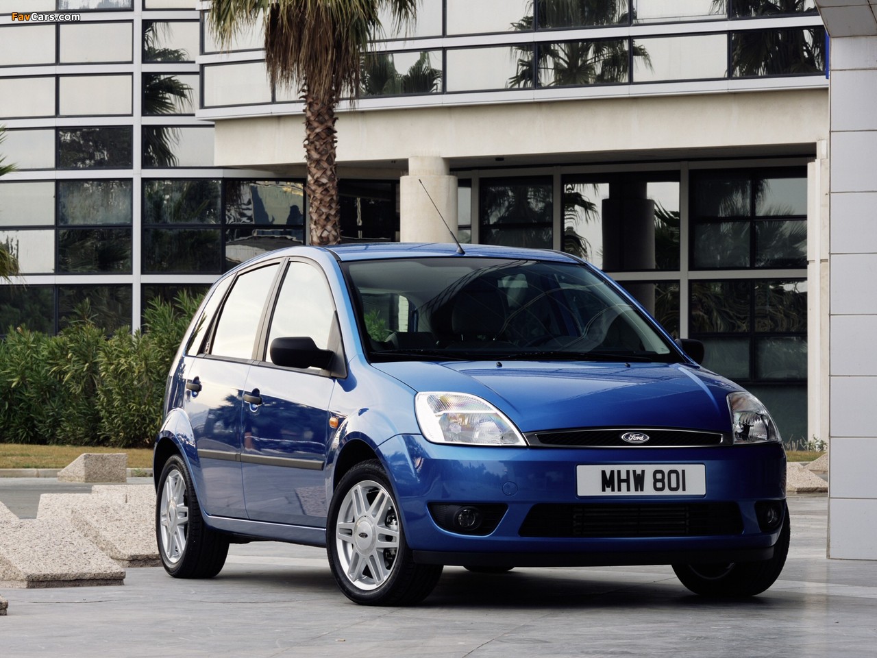 Ford Fiesta 5-door 2002–05 images (1280 x 960)