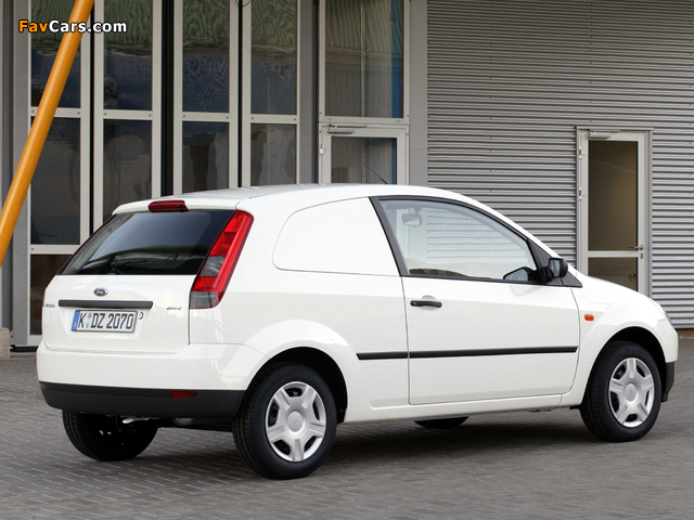 Ford Fiesta Van 2002–05 photos (640 x 480)