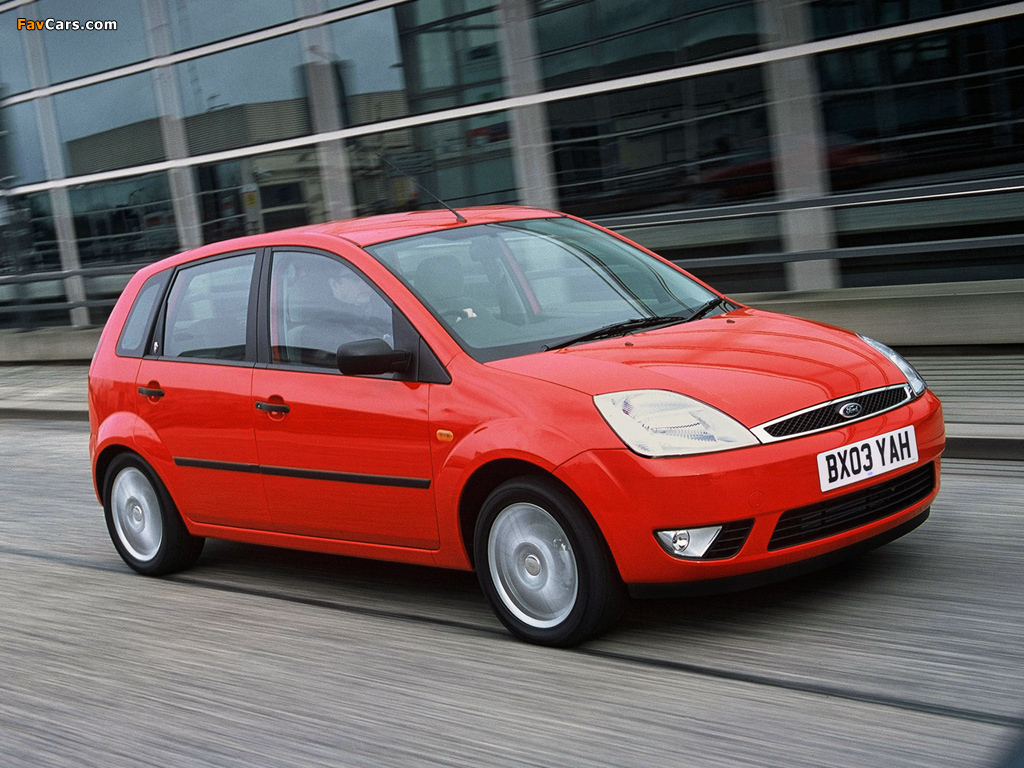 Ford Fiesta Ghia 5-door UK-spec 2002–05 wallpapers (1024 x 768)