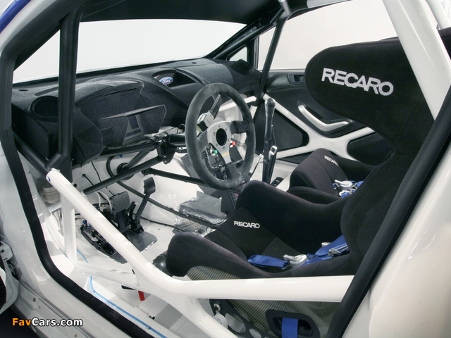 Ford Fiesta RS WRC 2011 images (640 x 480)