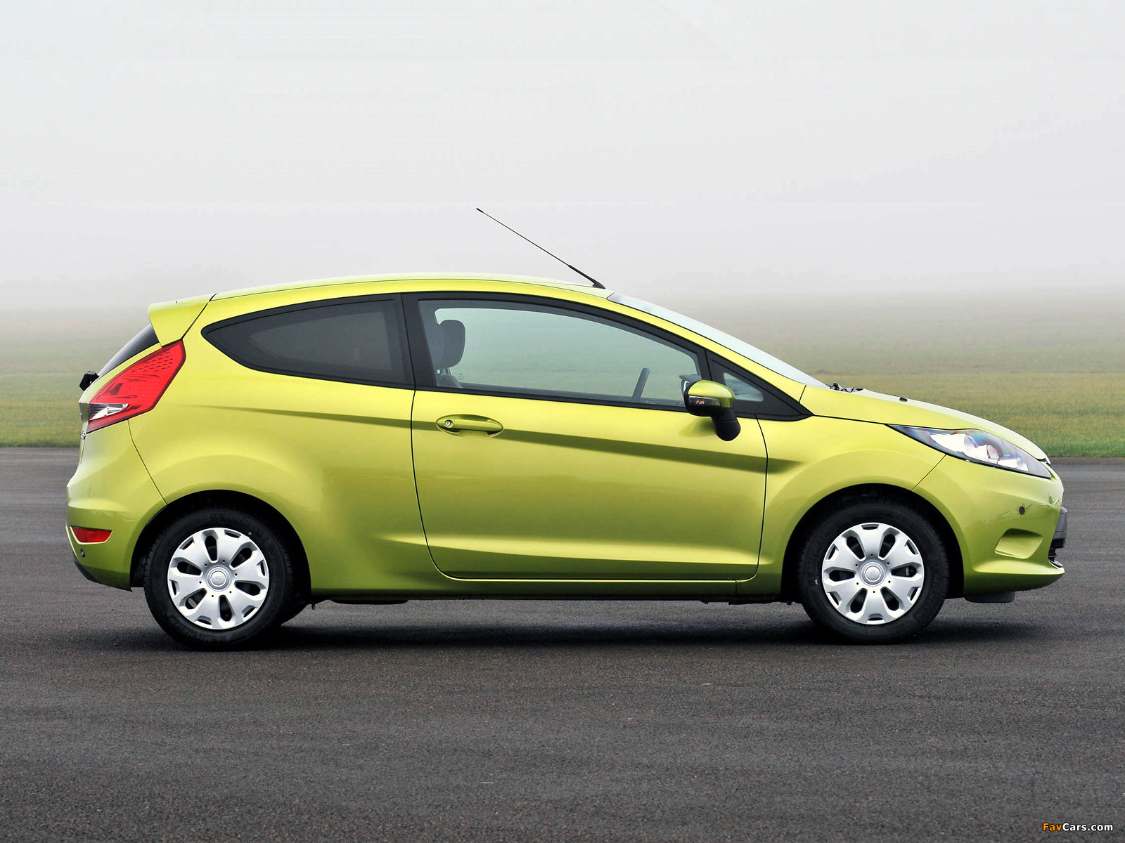 Ford Fiesta 3-door ECOnetic UK-spec 2011 photos (1600 x 1200)