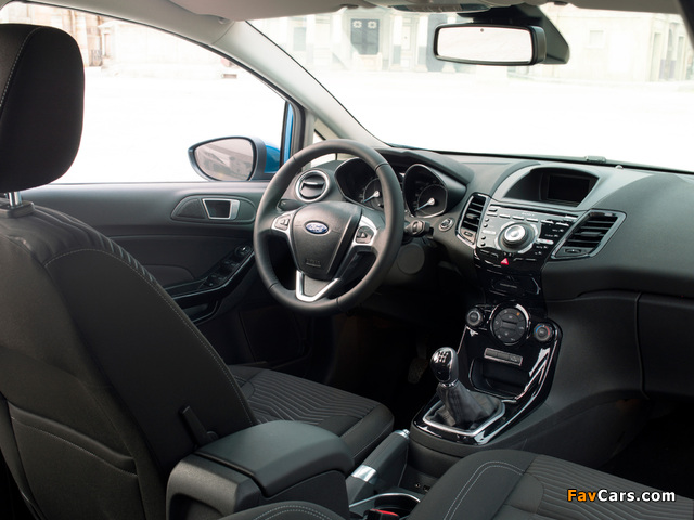 Ford Fiesta 5-door 2012 photos (640 x 480)