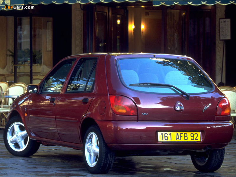 Images of Ford Fiesta 5-door 1995–99 (800 x 600)