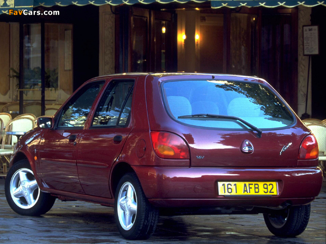 Images of Ford Fiesta 5-door 1995–99 (640 x 480)