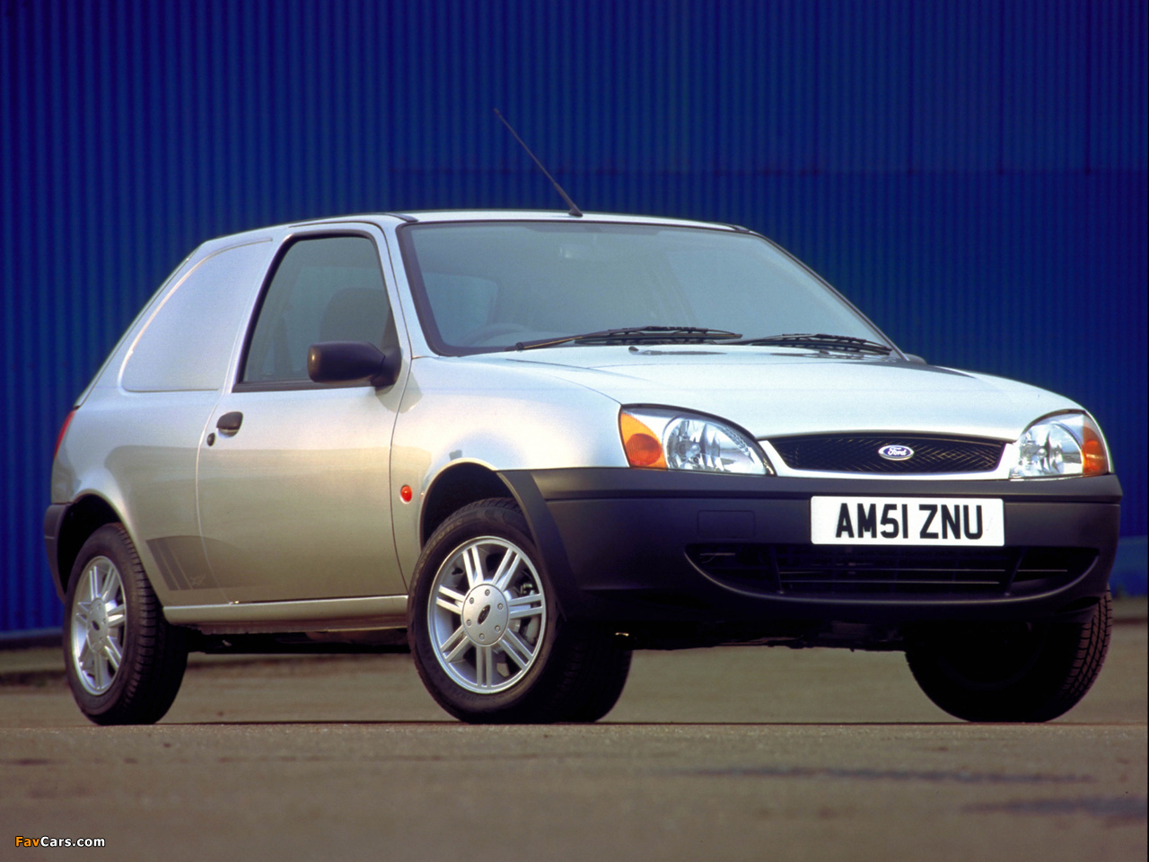 Images of Ford Fiesta Van UK-spec 1999–2002 (1280 x 960)