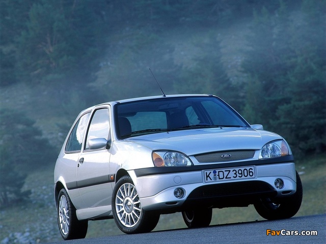 Images of Ford Fiesta Sport 3-door 2000–02 (640 x 480)