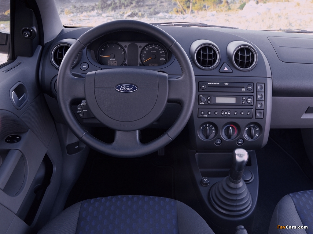Images of Ford Fiesta 3-door 2002–05 (1024 x 768)