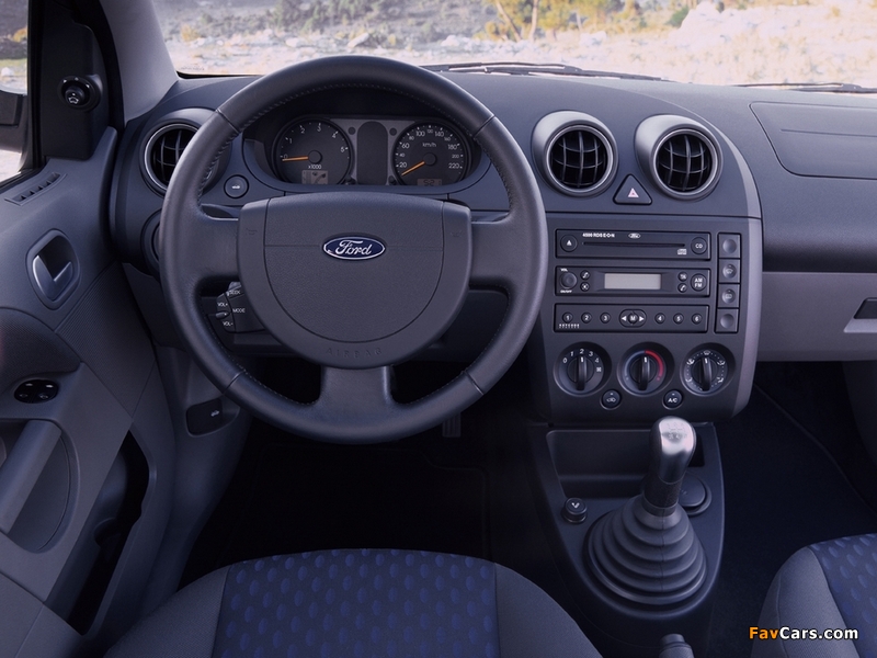 Images of Ford Fiesta 3-door 2002–05 (800 x 600)