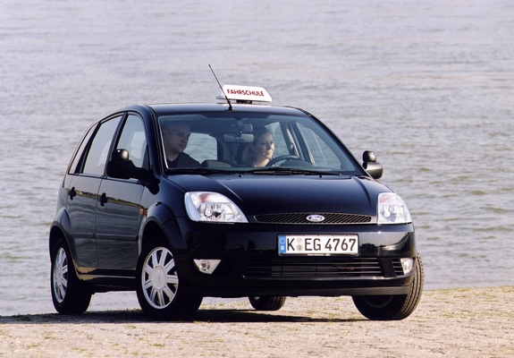 Images of Ford Fiesta Fahrschule 5-door 2002–05