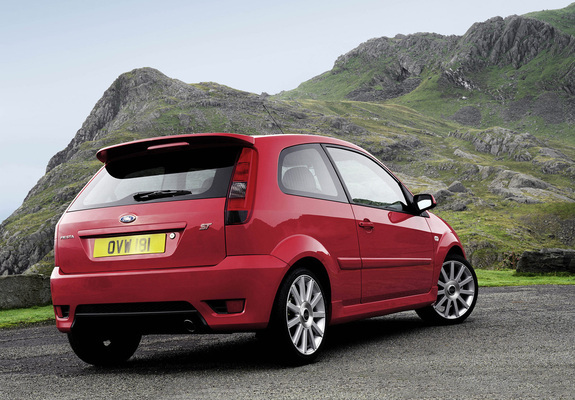 Images of Ford Fiesta ST 2004–05