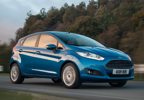 Images of Ford Fiesta 5-door 2012