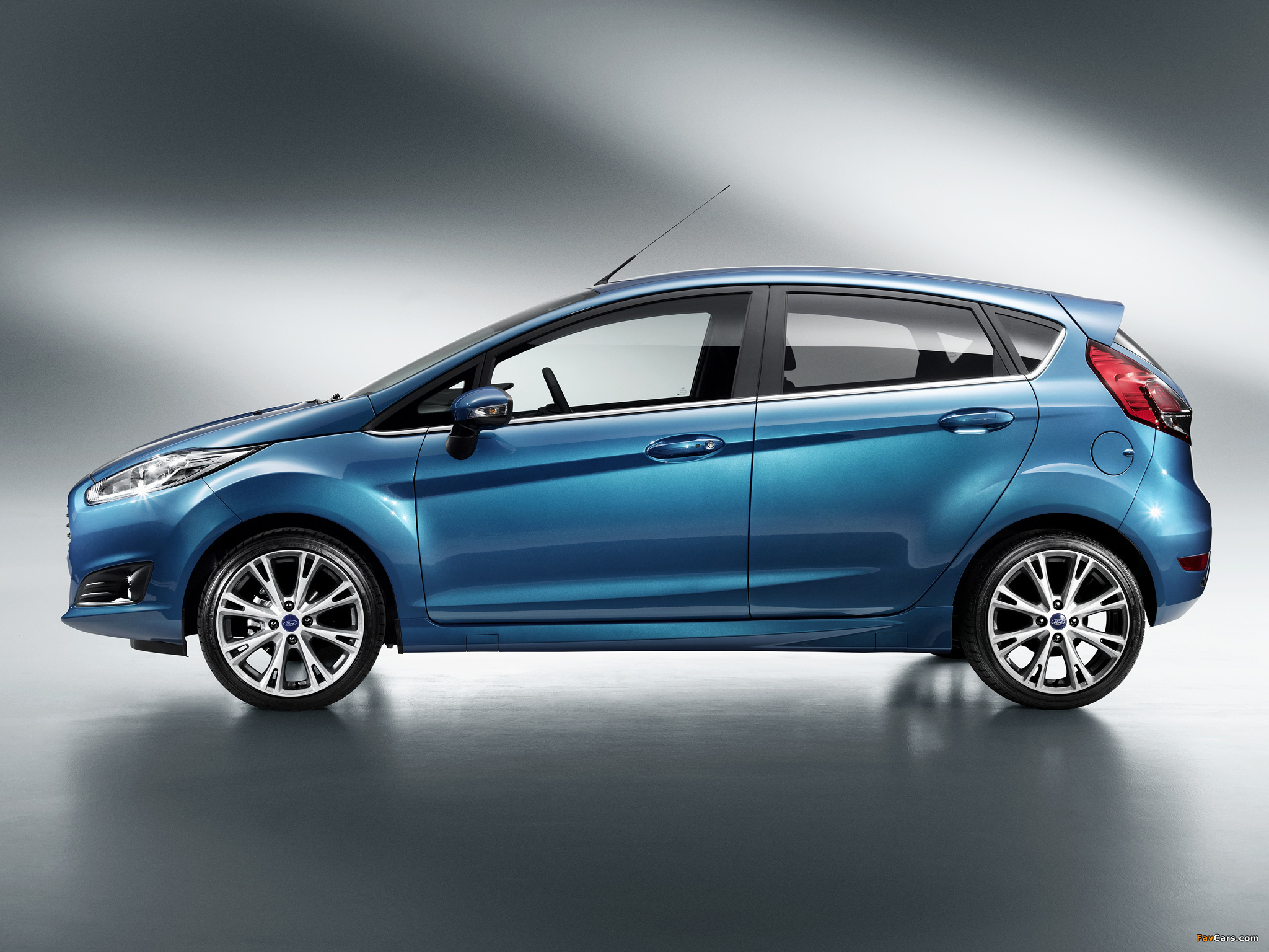 Images of Ford Fiesta 5-door 2012 (2048 x 1536)