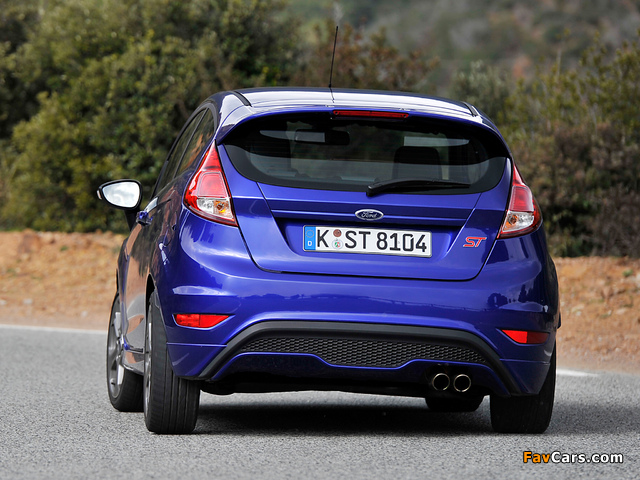 Images of Ford Fiesta ST 3-door 2012 (640 x 480)