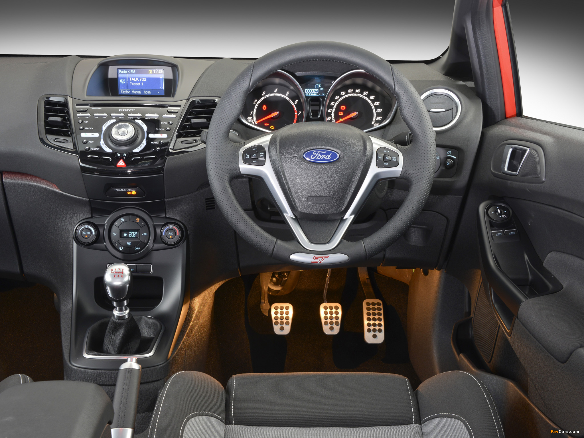 Images of Ford Fiesta ST 3-door ZA-spec 2013 (2048 x 1536)