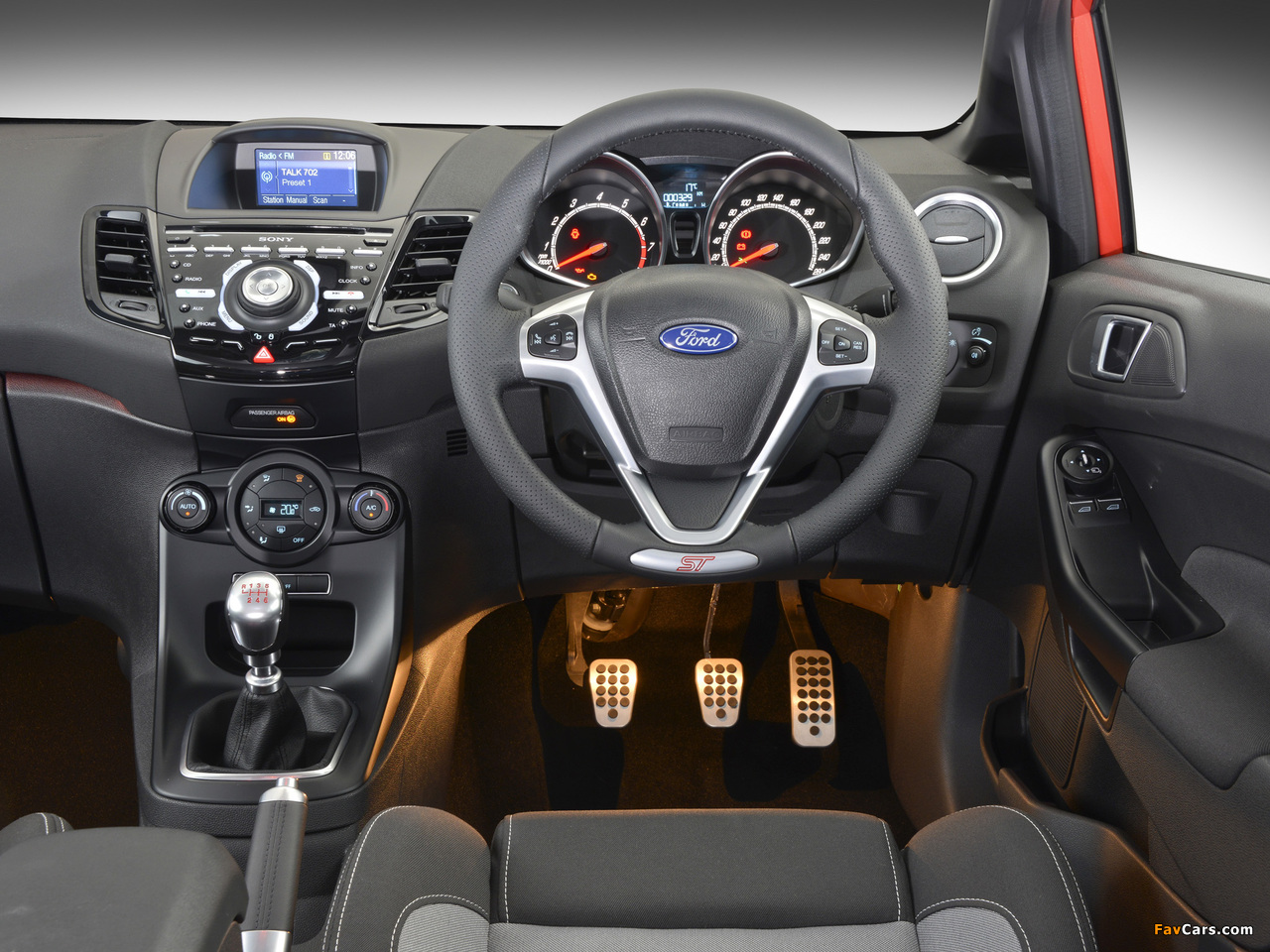 Images of Ford Fiesta ST 3-door ZA-spec 2013 (1280 x 960)
