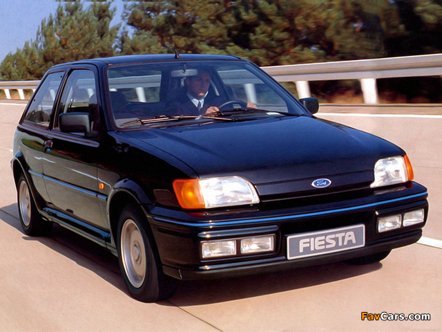 Photos of Ford Fiesta XR2i 1990–95 (640 x 480)