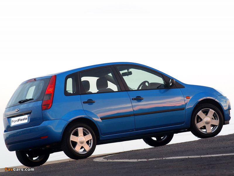 Photos of Ford Fiesta 5-door ZA-spec 2002–05 (800 x 600)