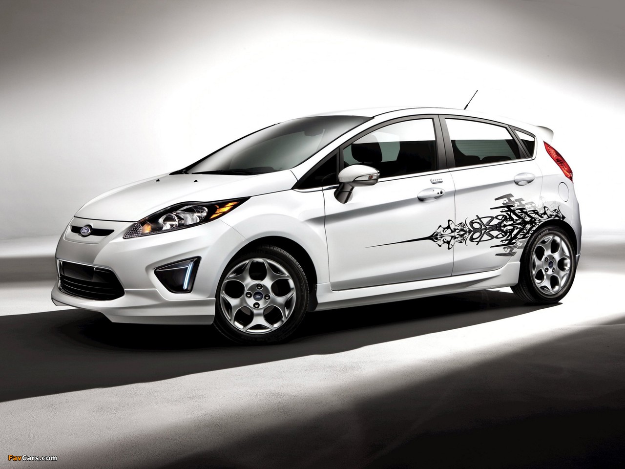 Photos of Ford Fiesta Accessories Body Kit 2010 (1280 x 960)