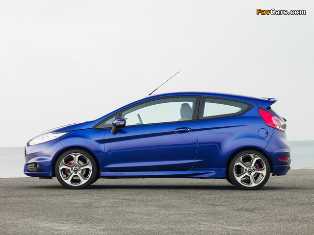 Photos of Ford Fiesta ST 3-door 2012 (640 x 480)