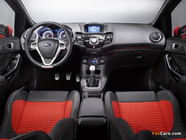 Photos of Ford Fiesta ST 3-door 2012 (640 x 480)