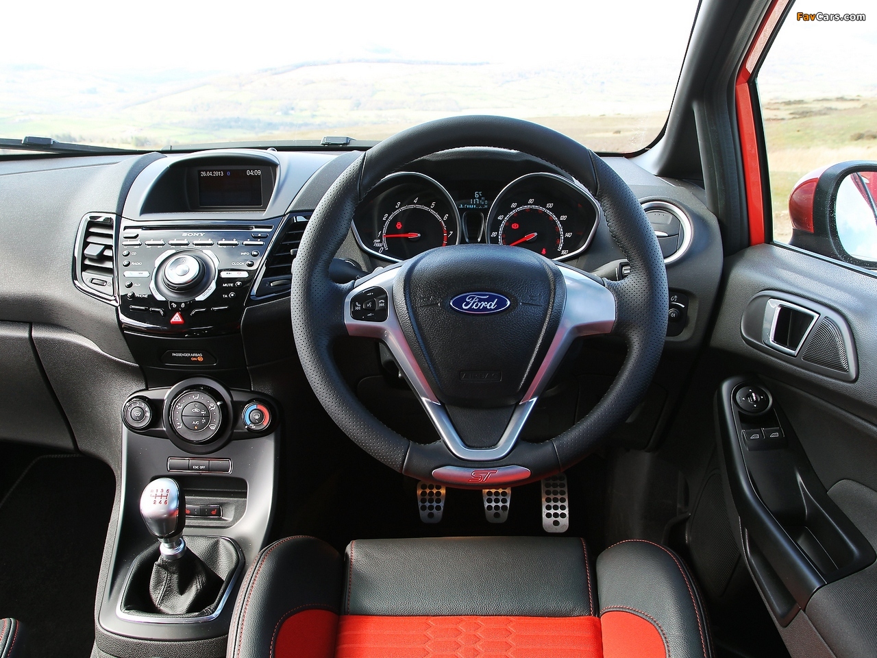 Photos of Ford Fiesta ST 3-door UK-spec 2013 (1280 x 960)