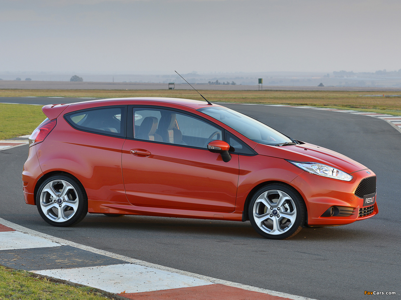 Photos of Ford Fiesta ST 3-door ZA-spec 2013 (1280 x 960)