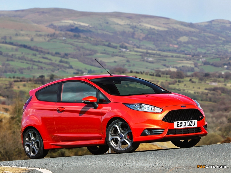 Photos of Ford Fiesta ST 3-door UK-spec 2013 (800 x 600)