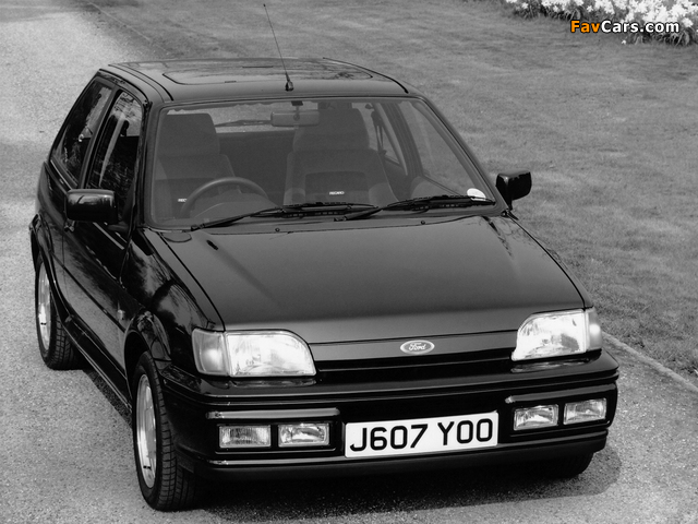 Pictures of Ford Fiesta RS1800 1992–93 (640 x 480)