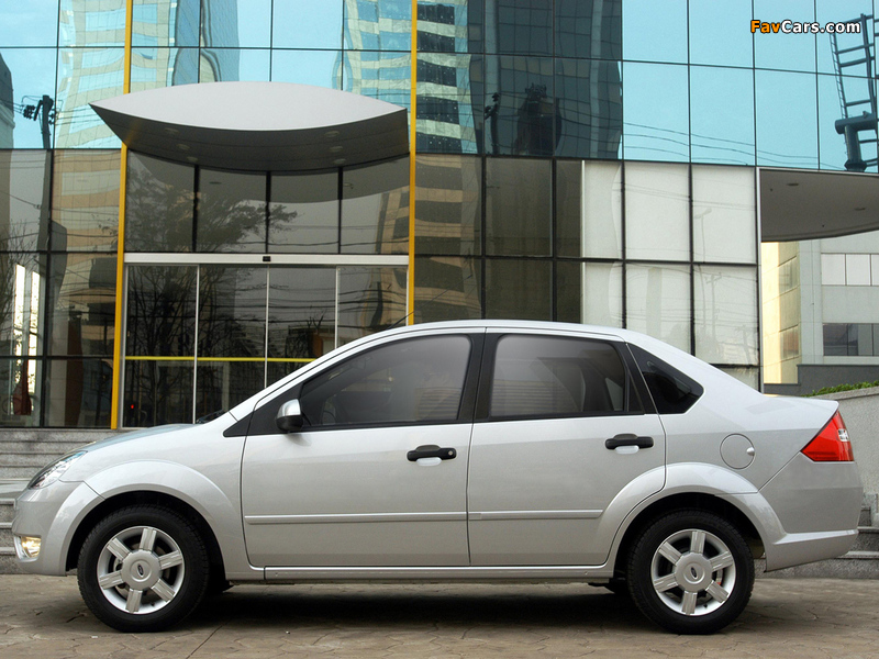 Pictures of Ford Fiesta Sedan 2004–07 (800 x 600)