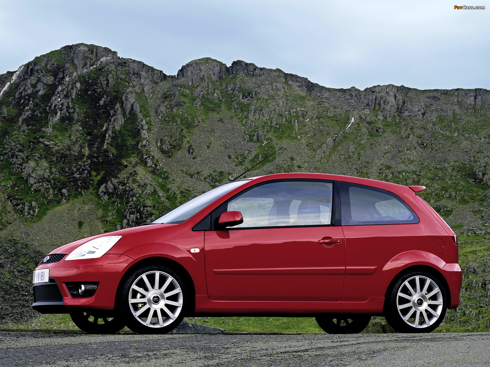 Pictures of Ford Fiesta ST 2004–05 (1600 x 1200)