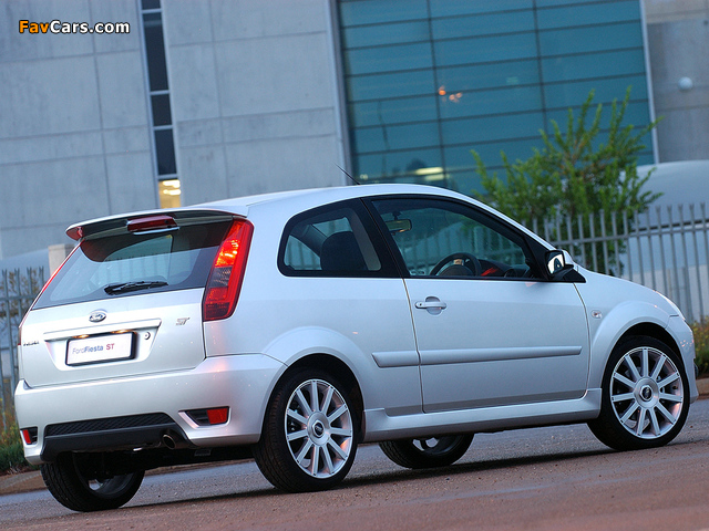 Pictures of Ford Fiesta ST ZA-spec 2004–05 (640 x 480)