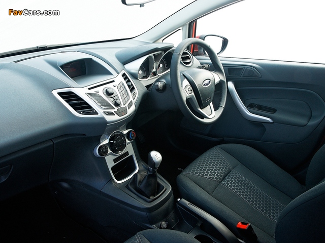 Pictures of Ford Fiesta 5-door UK-spec 2008–12 (640 x 480)