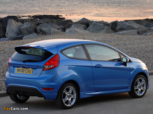 Pictures of Ford Fiesta Zetec S 2009 (640 x 480)