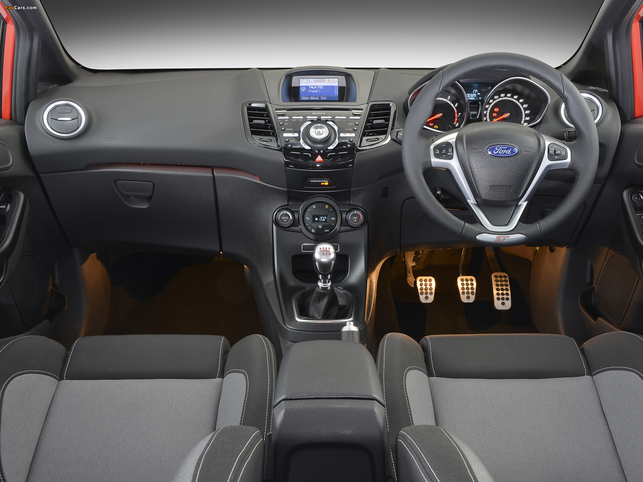 Pictures of Ford Fiesta ST 3-door ZA-spec 2013 (2048 x 1536)