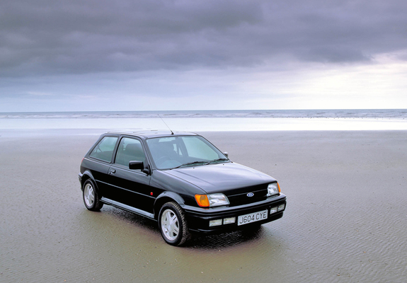 Ford Fiesta RS1800 1992–93 wallpapers