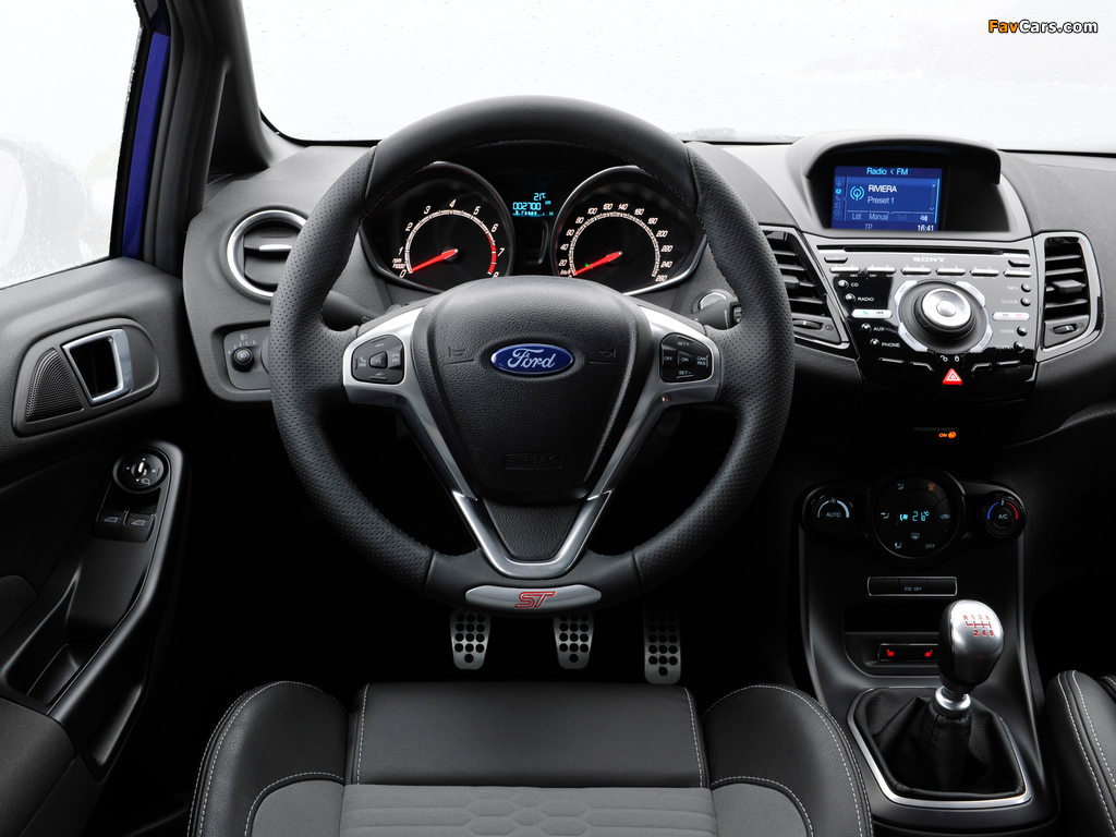 Ford Fiesta ST 3-door 2012 wallpapers (1024 x 768)