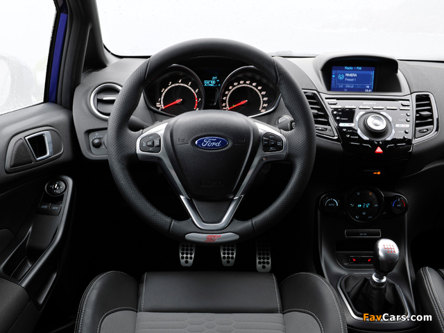 Ford Fiesta ST 3-door 2012 wallpapers (640 x 480)