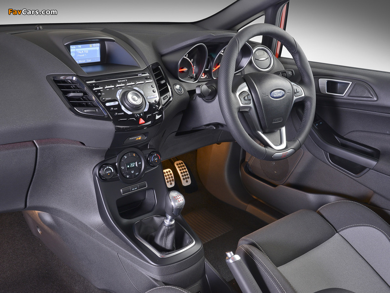 Ford Fiesta ST 3-door ZA-spec 2013 wallpapers (800 x 600)