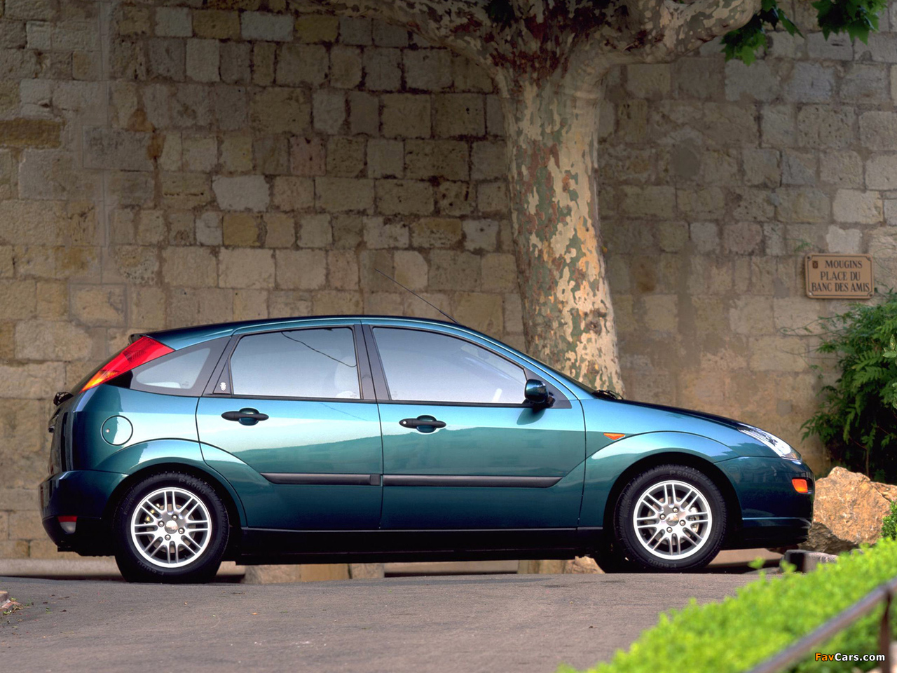 Ford Focus Ghia 5-door 1998–2001 photos (1280 x 960)