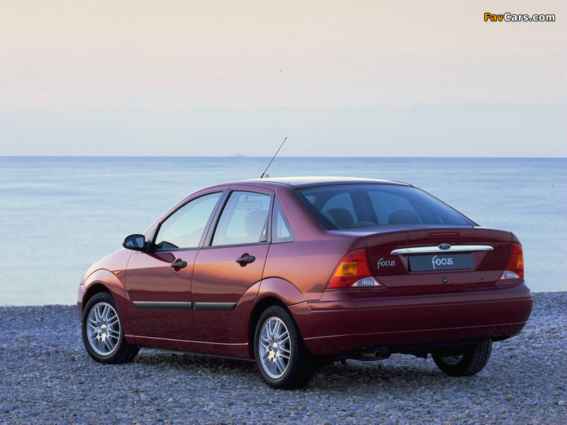 Ford Focus Sedan 1998–2001 pictures (800 x 600)