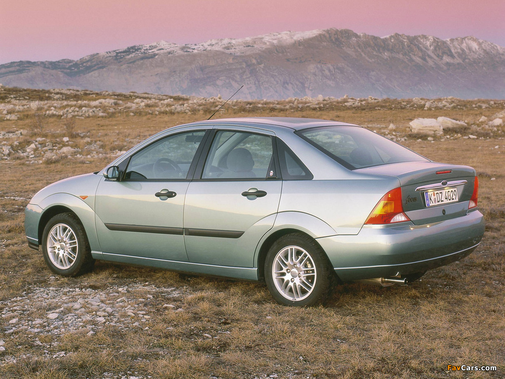 Ford Focus Sedan 1998–2001 wallpapers (1024 x 768)
