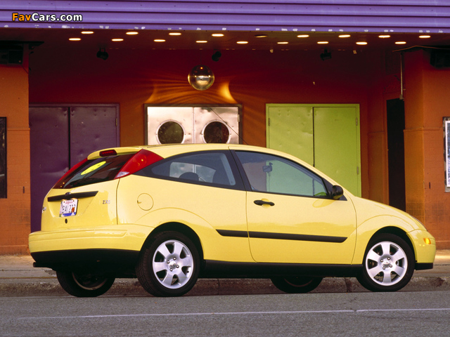 Ford Focus ZX3 1999–2004 wallpapers (640 x 480)
