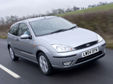 Ford Focus 3-door UK-spec 2001–04 images